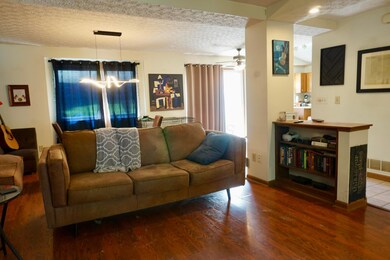 1277 Eagle View Dr, Columbus, OH 43228 - photo 4