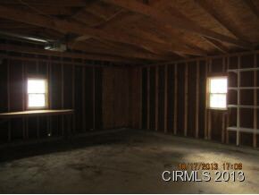 104 Wildcat Dr, Windfall, IN 46076 - photo 2