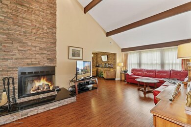 002_42_MEDFORD_BLVD_300620_554138