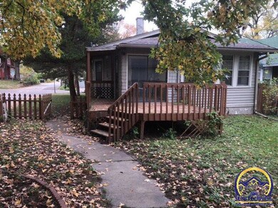 2019 SW 2nd St, Topeka, KS 66606 - photo 3