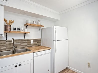 1840 Burton Dr unit 226, Austin, TX 78741 - photo 4