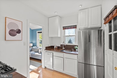 1611 13th St S, Arlington, VA 22204 - photo 4