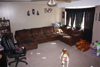 415 Colonial Dr, East Greenville, PA 18041 - photo 2