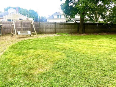 9 Lee St, Pawtucket, RI 02861 - photo 5