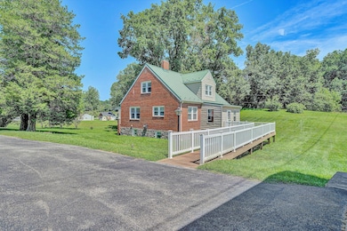 77 Mountain Pass Rd, Blue Ridge, VA 24064 - photo 2