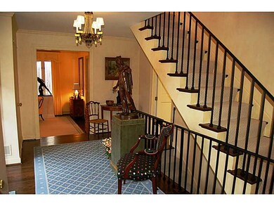 Entry/Foyer.