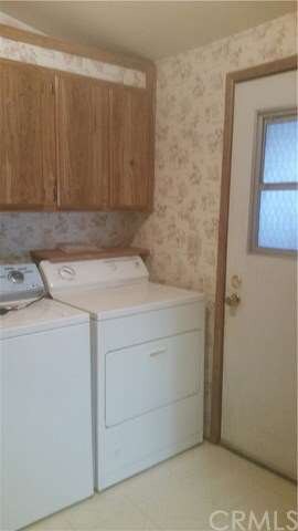 WASHER & DRYER INCLUDED WITH THE INSIDE LAUNDRY RO