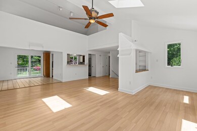 28-web-or-mls-1805-service-rd