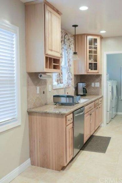 Granite Counter Tops & Recessed Lighting.