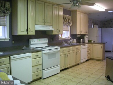 3506 Labyrinth Rd, Baltimore, MD 21215 - photo 4