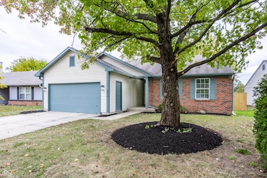 6016 Sycamore Forge Dr, Indianapolis, IN 46254 - photo 3