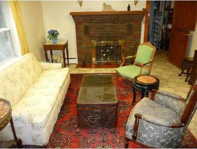 229 Providence St, Uxbridge, MA 01569 - photo 3