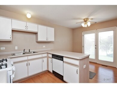 912 Tralee Ct, Gurnee, IL 60031 - photo 2