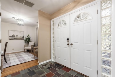 017_aee96bc715_M 2715 Lone006