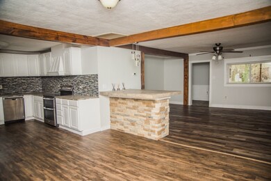 123 W Coal St, Bicknell, IN 47512 - photo 2