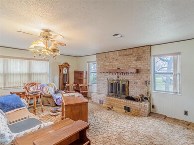 220 Avolyn Dr, Brownwood, TX 76801 - photo 6