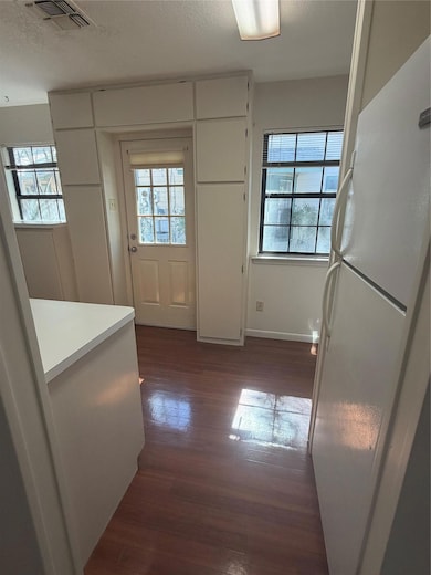 728 W San Antonio St unit 102 B, Lockhart, TX 78644 - photo 6