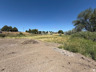 365 W Main St, Hyrum, UT 84319 - photo 2