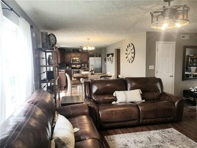 548 Southern Pines Dr, Whiteland, IN 46184 - photo 5