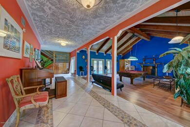 Foyer Entry