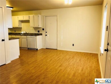 912 Dartmouth St, San Marcos, TX 78666 - photo 7