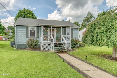 1409 Newton St-1