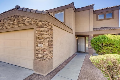 12437 W Valentine Ave El-large-004-006-E