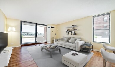 unlisted-address, Evanston, IL 60201 - photo 5