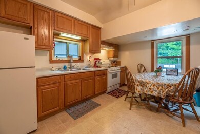 936 W Happy Hollow Rd, Janesville, WI 53546 - photo 2