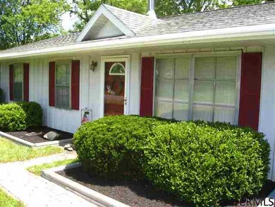 4 Thatcher Dr, Altamont, NY 12009 - photo 3