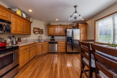 905 N Gunnison Way, Lawrence, KS 66049 - photo 3