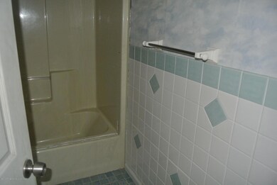 400 Lincoln St, Taylor, PA 18517 - photo 6