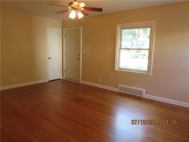 Entrance / Living Room