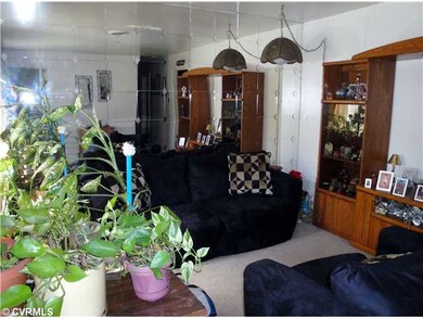 Living Room - Move in ready living room - great sp