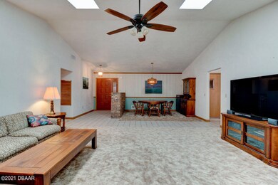 Living/Dining/Entrance