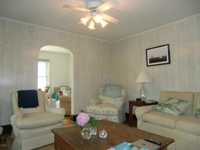 13 Fairfield Ave, Old Greenwich, CT 06870 - photo 2