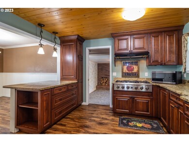 330 Bender St, Myrtle Point, OR 97458 - photo 7