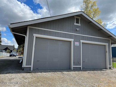 3025E15thAve_21696_6