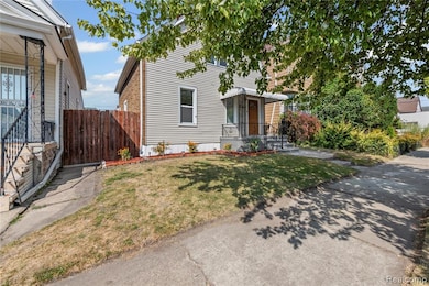 2343 Evaline St, HamtraMcK, MI 48212 - photo 4