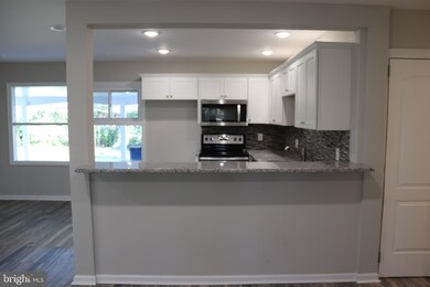 27 Return Ln, Levittown, PA 19055 - photo 5