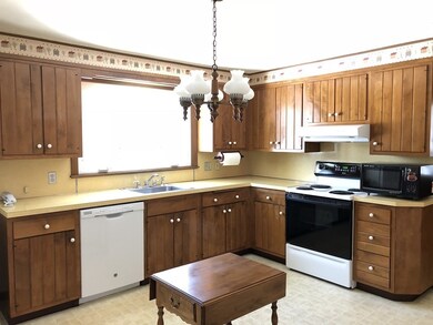 102 Jensen Cir, West Springfield, MA 01089 - photo 5