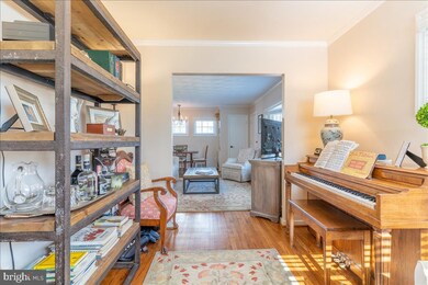 6734 Swarthmore Dr, Alexandria, VA 22307 - photo 5