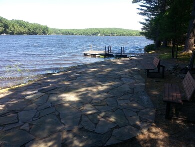 126 Hemlock Point Ct, Hawley, PA 18428 - photo 2