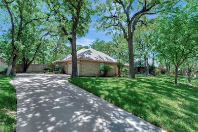 1328 Circle Ln, Bedford, TX 76022 - photo 3