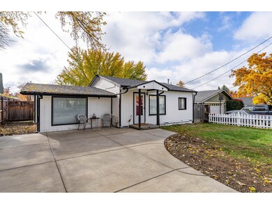 2080 College Way, Medford, OR 97504 - photo 2