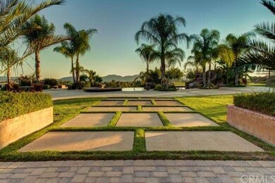 BEAUTIFUL MEDITERRANEAN LANDSCAPED WALK PATH OUT T
