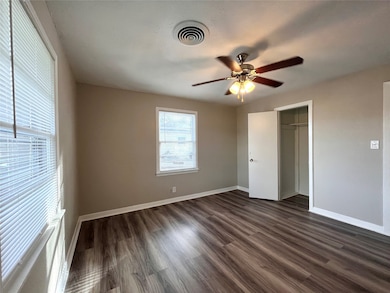 1012 Avenue G, Bay City, TX 77414 - photo 7