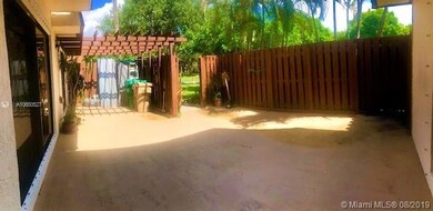 11851 SW 8th Ct, Davie, FL 33325 - photo 3