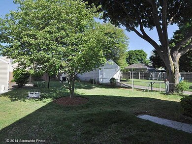 75 Ashburne St, Pawtucket, RI 02861 - photo 3