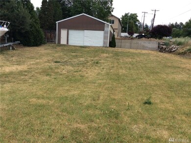 1909 NW Bates Ave, East Wenatchee, WA 98802 - photo 3